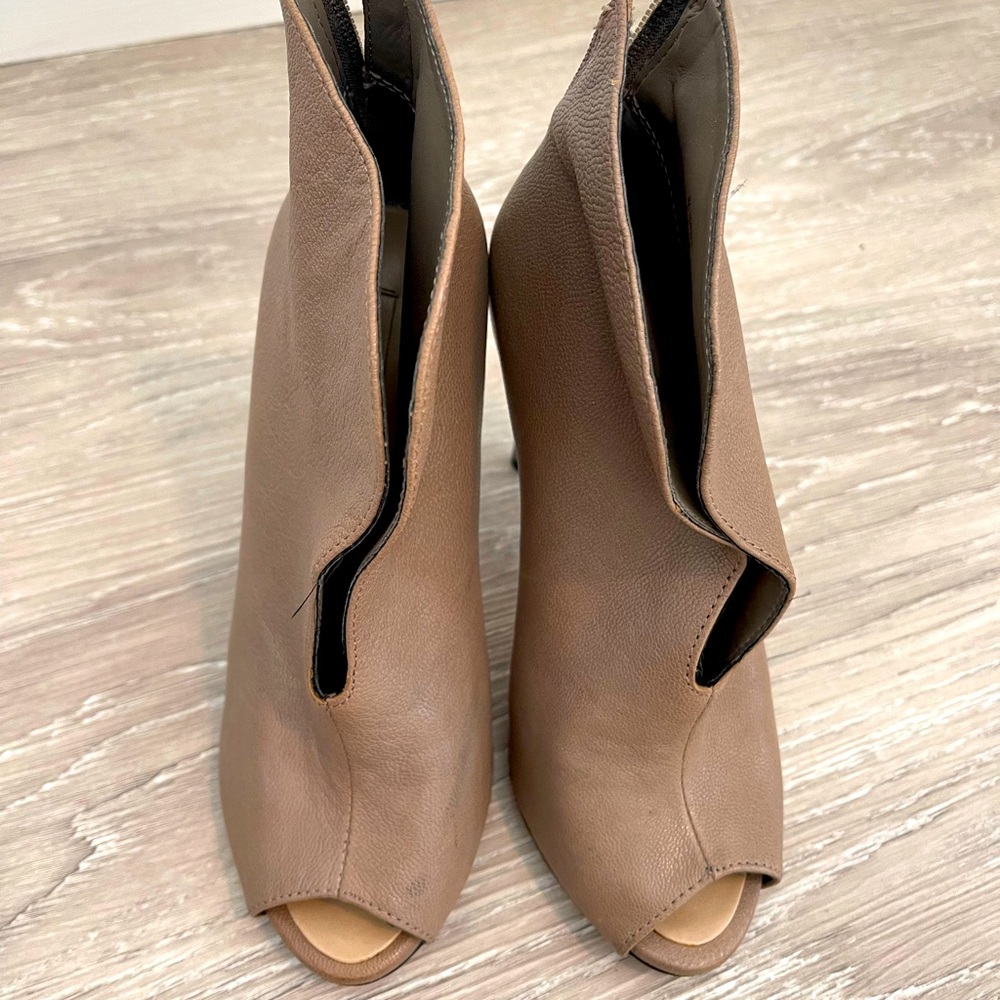 BCBGMaxazria peep toe bootie size 6